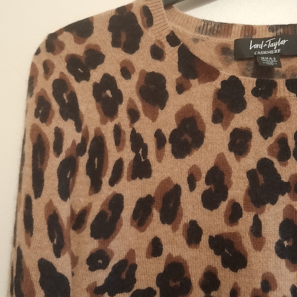 Lord & Taylor Leopard Print 100% Cashmere Crew Neck Sweater - Picture 7 of 10